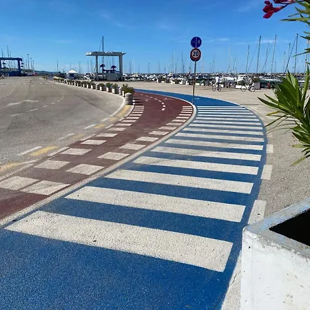 아파트 Un' Estate Al Mare